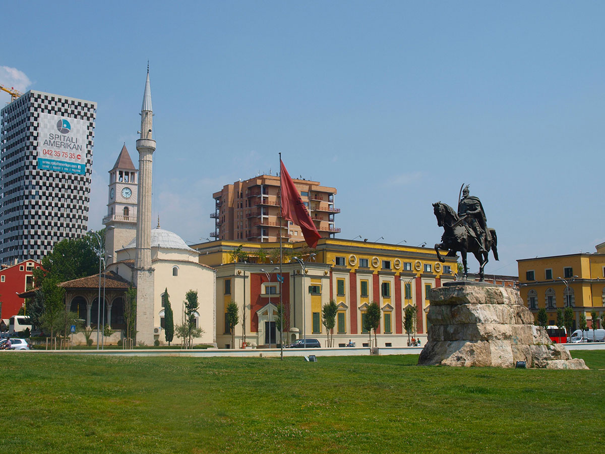 Tirana – Capitale d-Albanie